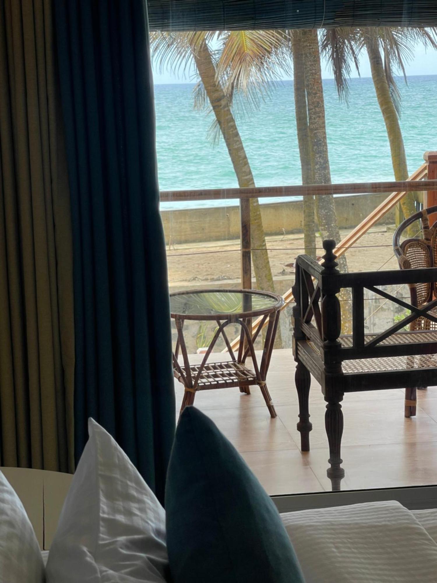 Blue Maalu Resort Ambalangoda  Exterior photo