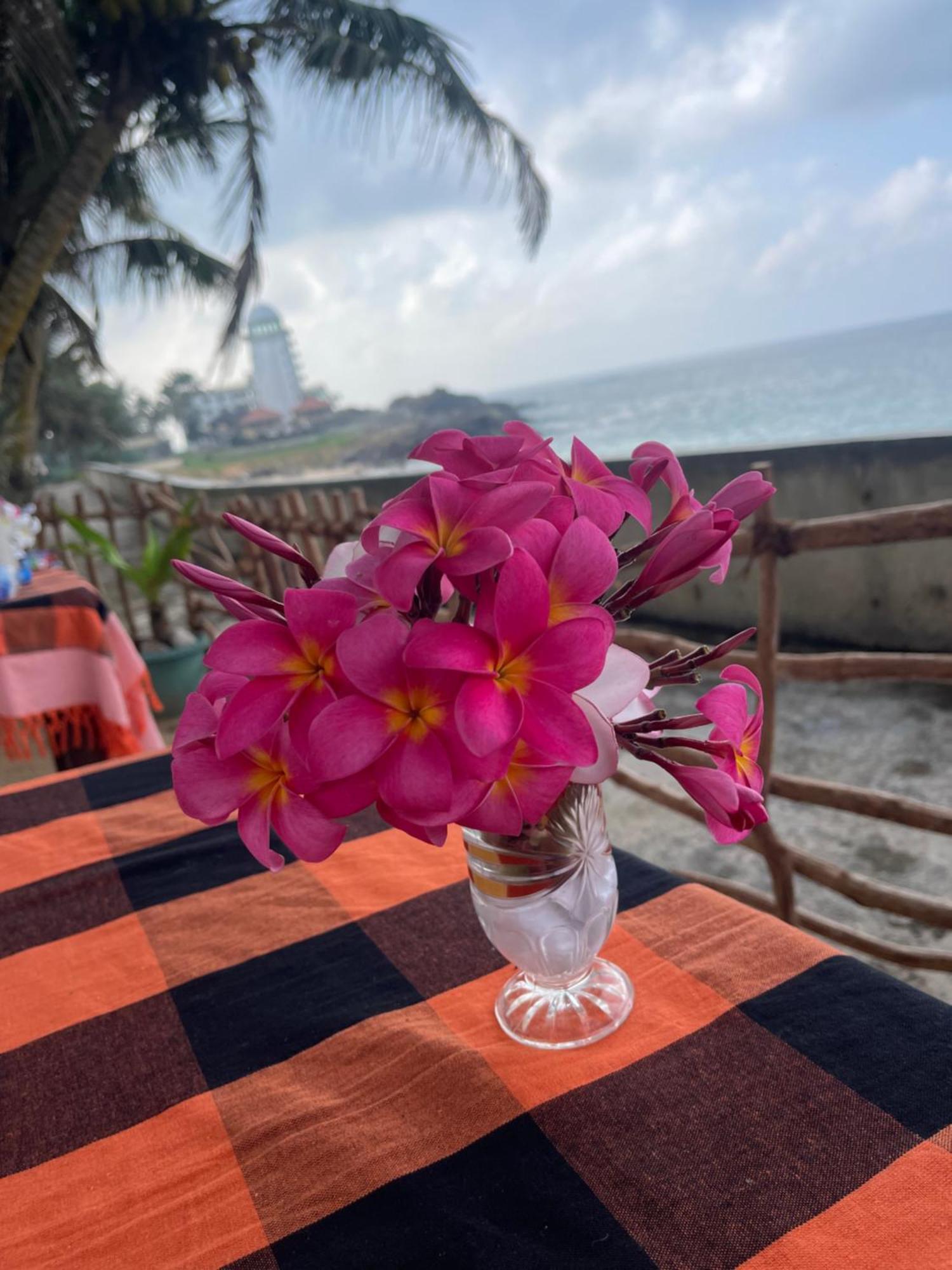 Blue Maalu Resort Ambalangoda  Exterior photo